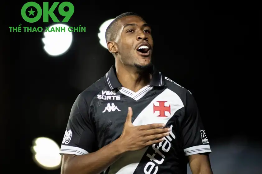 Rayan ghi 20 bàn thắng sau 54 lần ra sân trên mọi đấu trường ở mùa giải trước (Ảnh: X). Rayan ghi 20 bàn thắng sau 54 lần ra sân trên mọi đấu trường ở mùa giải trước (Ảnh: X).